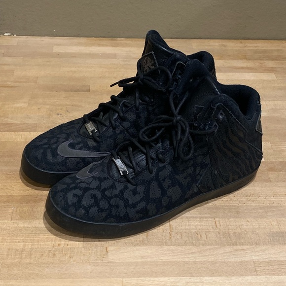 Nike Air Lebron XI NSW Lifestyle Black Size 12 616766-003 Animal Pattern - Picture 3 of 14